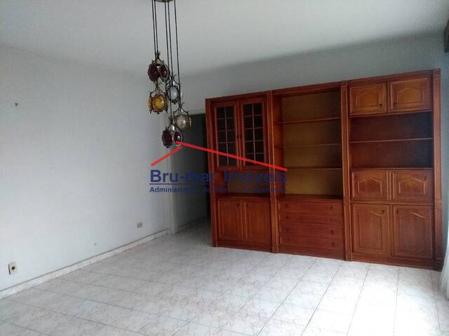 #X- 1656-2 - Apartamento para Venda em Santos - SP