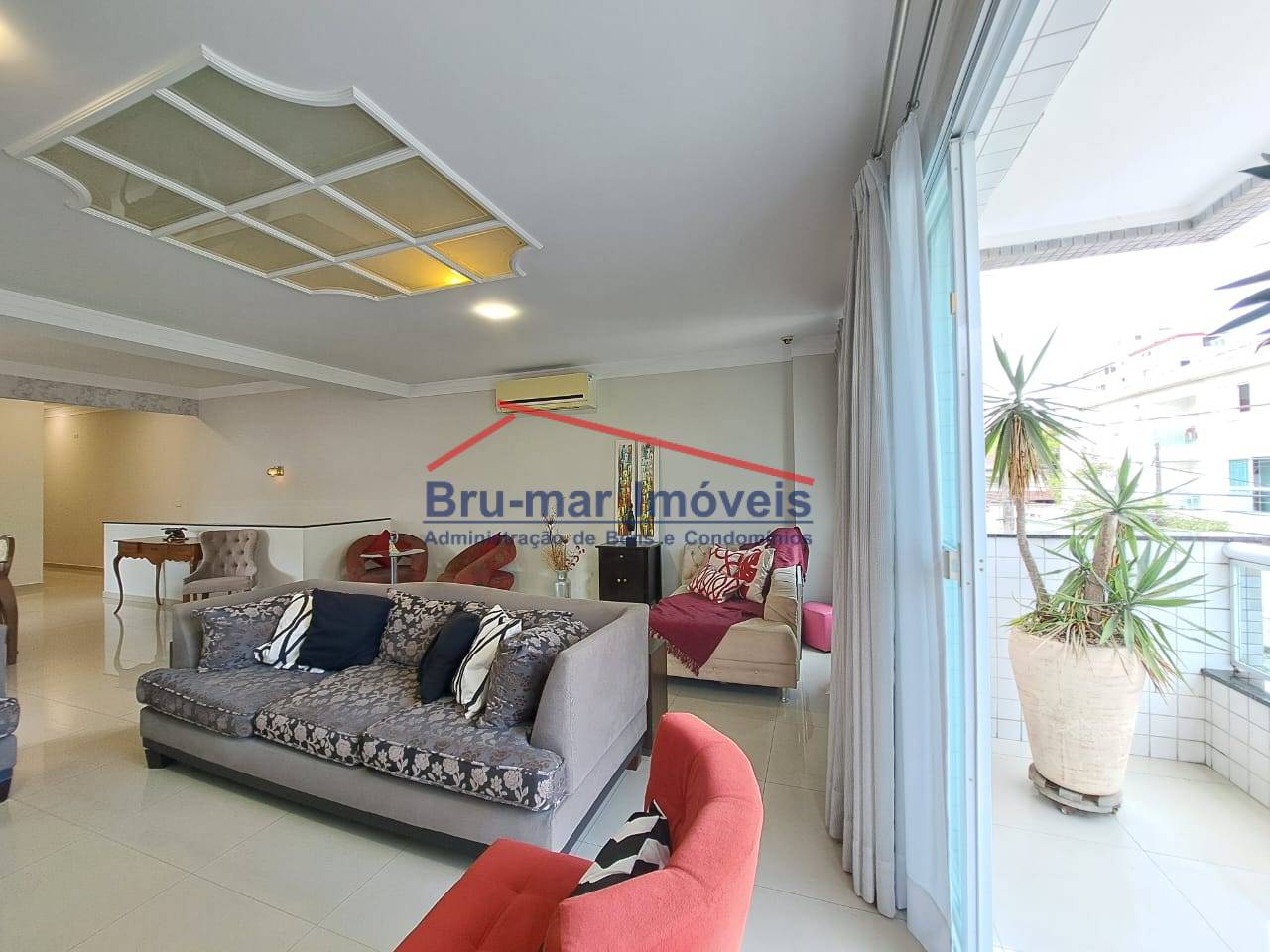 Casa, 5 quartos, 286 m² - Foto 1